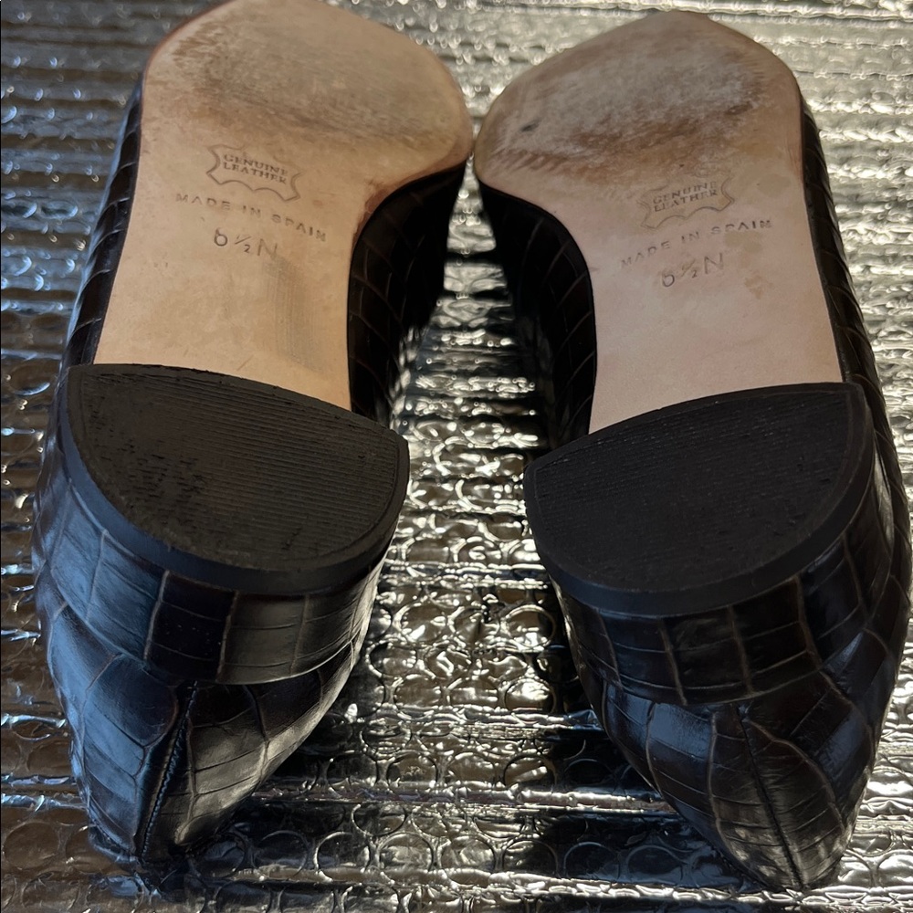 Talbots Dark Brown Crocodile Pattern Loafers - image 7